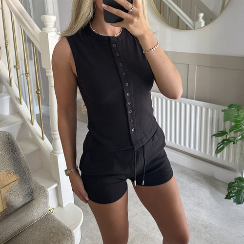 Damen Freizeitliches Oberteil mit knöpfbarem Ausschnitt und Shorts EB