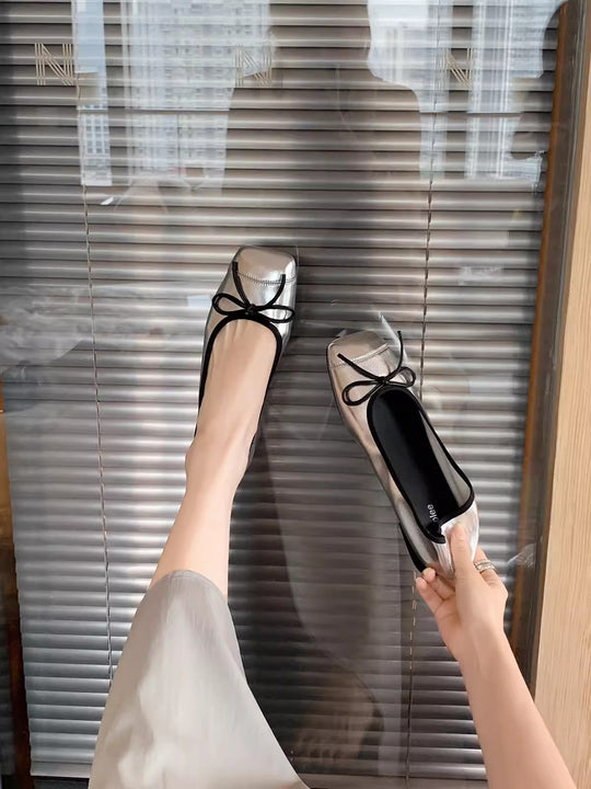 Damen elegante Ballerinas mit Schleifendetail und glänzender Schuhspitze EB