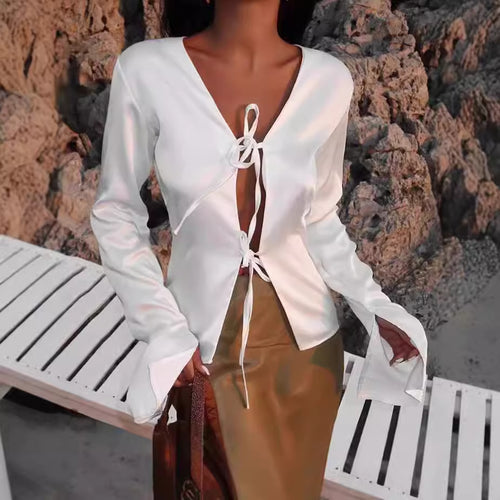 Damen Satin-Bluse mit tiefem V-Ausschnitt und Bindebändern EB