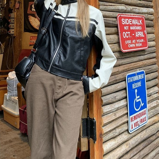 Damen stylische Sportjacke mit kontrastierenden Streifen und hochgeschlossenem Kragen EB