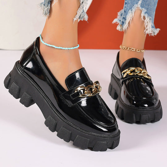Damen nan trendige Lack-Loafer mit grober Profilsohle und goldener Kettenapplikation EB
