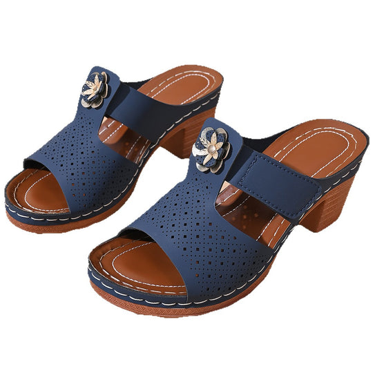 Damen Hochwertige Clogs mit perforiertem Design und modischem Blumenschmuck EB