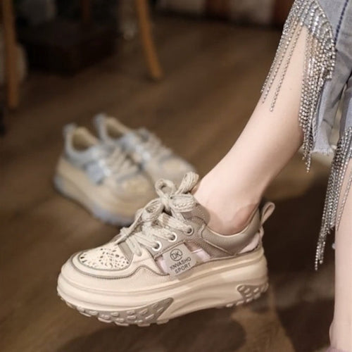 Damen Modische Sneaker mit luftigen Lochungen und dämpfender Laufsohle EB