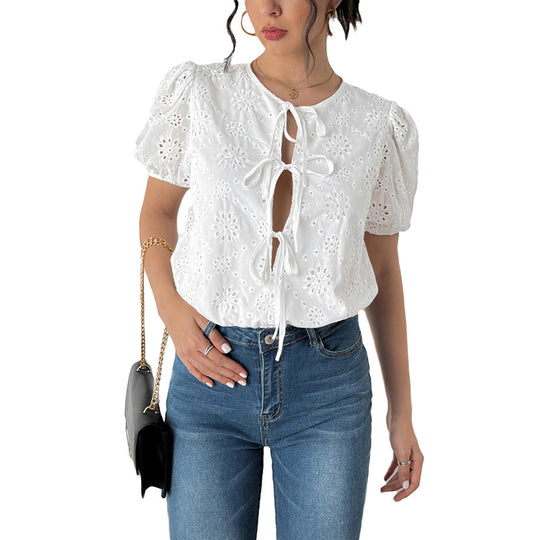 Damen Bluse mit Rüschen und raffiniertem Schnürdetail EB