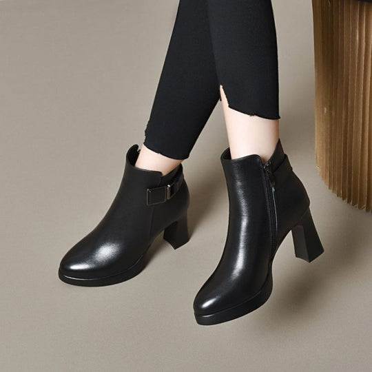 Damen Elegante Stiefeletten mit Blockabsatz und verstellbarem Riemen EB