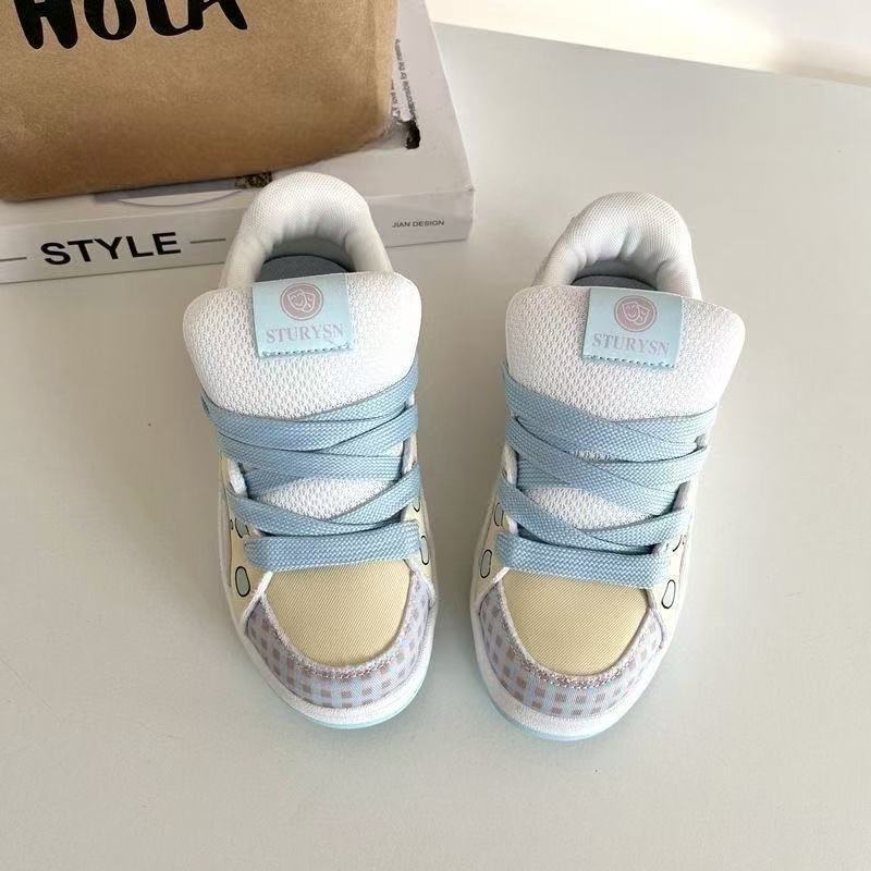 Damen Sneaker mit verspieltem Design und atmungsaktiver Obermaterialkombination EB