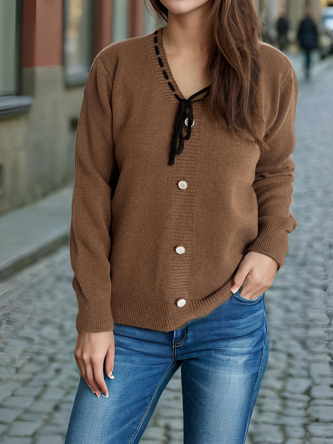 Damen modischer Strickpullover mit verspieltem Bindeband und dekorativen Knöpfen EB