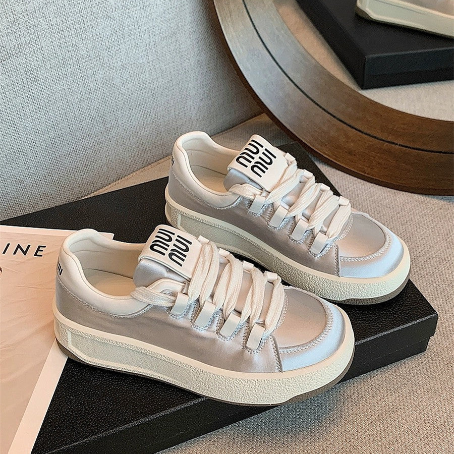 Damen Elegante Sneakers mit glattem Obermaterial und breiter Sohle EB