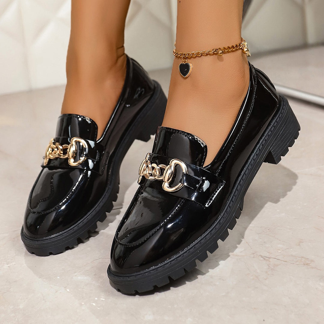 Damen modische Loafers mit glänzender Oberfläche und trendiger Kettenverzierung EB