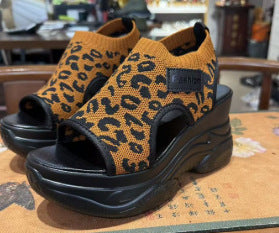 Damen Plateausandalen mit elastischem Oberschuh und modernem Design EB