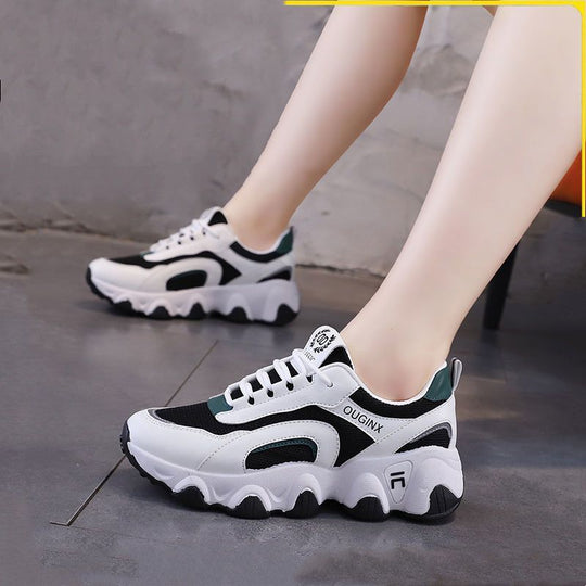 Damen Sportliche Sneakers mit futuristischem Design und hochdämpfender Sohle EB