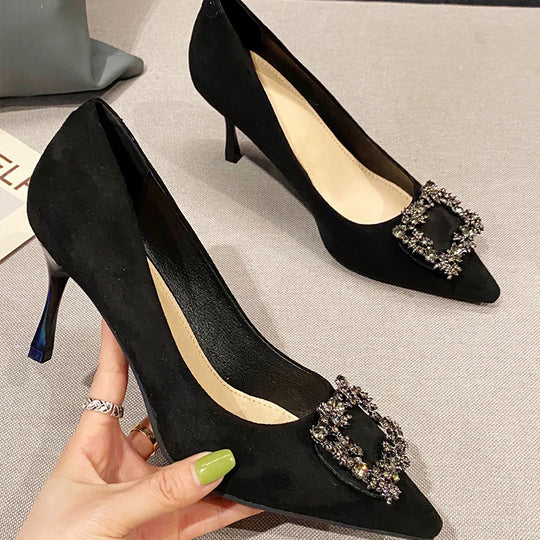 Damen stilvolle Pumps mit funkelndem Broschendetail EB