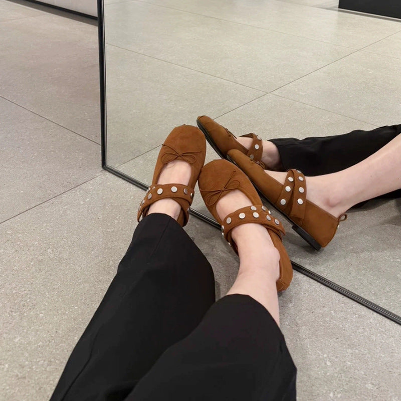 Damen Ballerinas aus weichem Veloursleder mit modischem Riemendesign und stilvollen Druckknöpfen EB