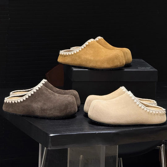 Damen Elegante Clogs aus weichem Wildleder mit handgefertigten Details EB