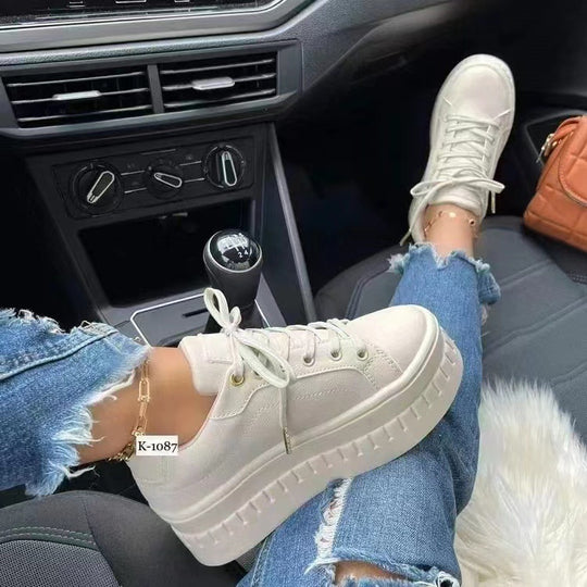 Damen Plateau Sneakers mit elastischem Obermaterial und modischen Applikationen EB