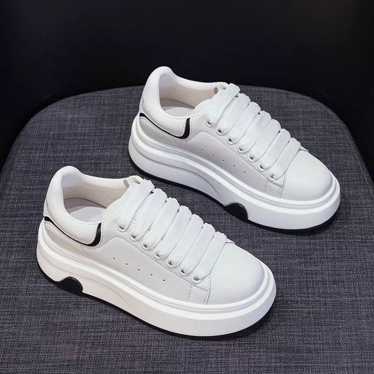 Damen Sneakers mit klassischem Obermaterial und innovativer Dämpfungstechnologie EB