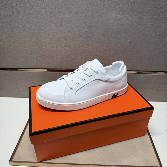 Damen sportliche Sneakers aus edlem Kunstleder mit rutschfester Sohle EB