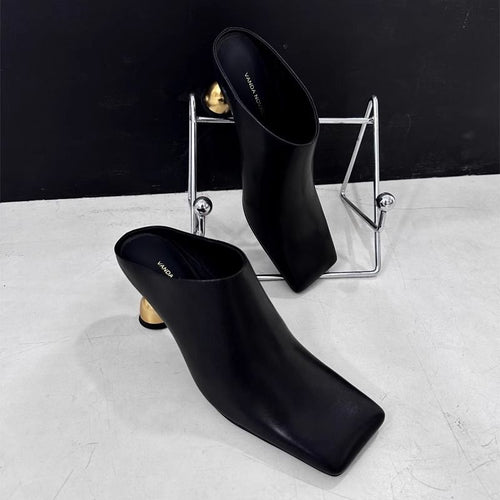 Damen elegante Mules mit goldenen Absatzakzenten EB