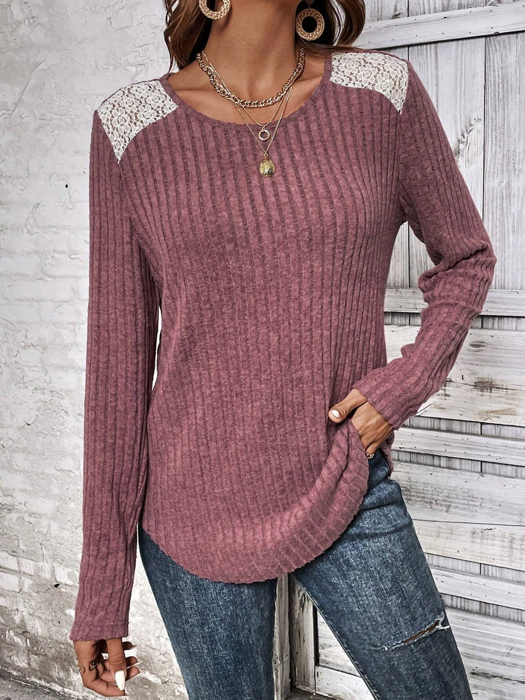 Damen Langarmshirt mit feinen Rippdetails und Spitzenakzenten EB