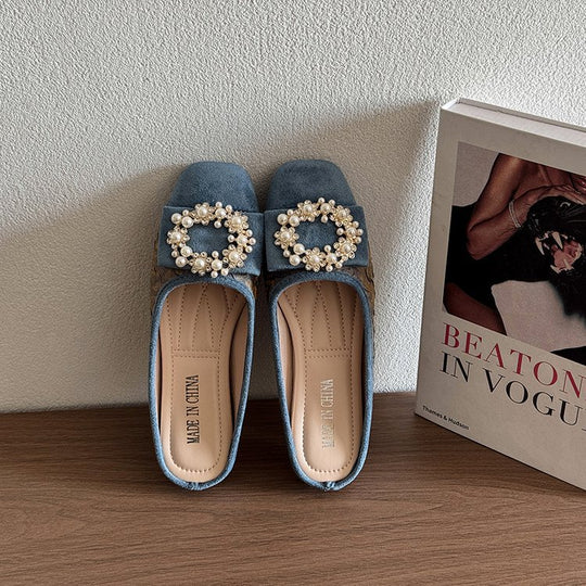 Damen Slipper mit eleganter Perlenschließe EB