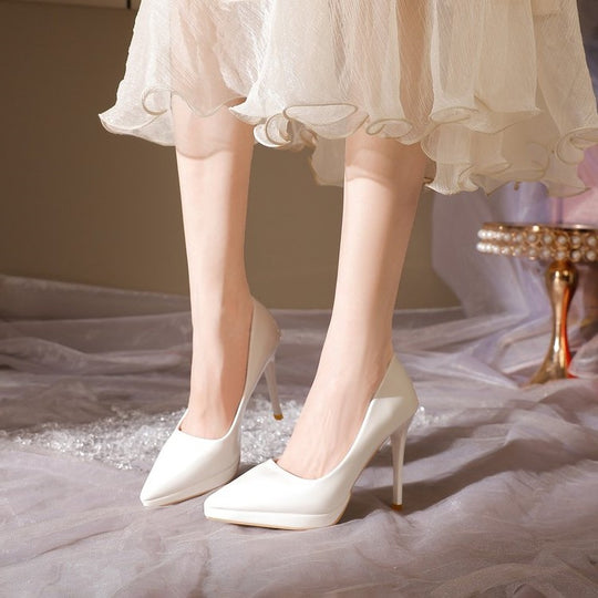 Damen elegante Lackpumps mit spitz zulaufender Silhouette und hohem Absatz EB