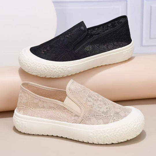 Damen Slip-On Sneakers mit zarter Spitze und rutschfester Sohle EB