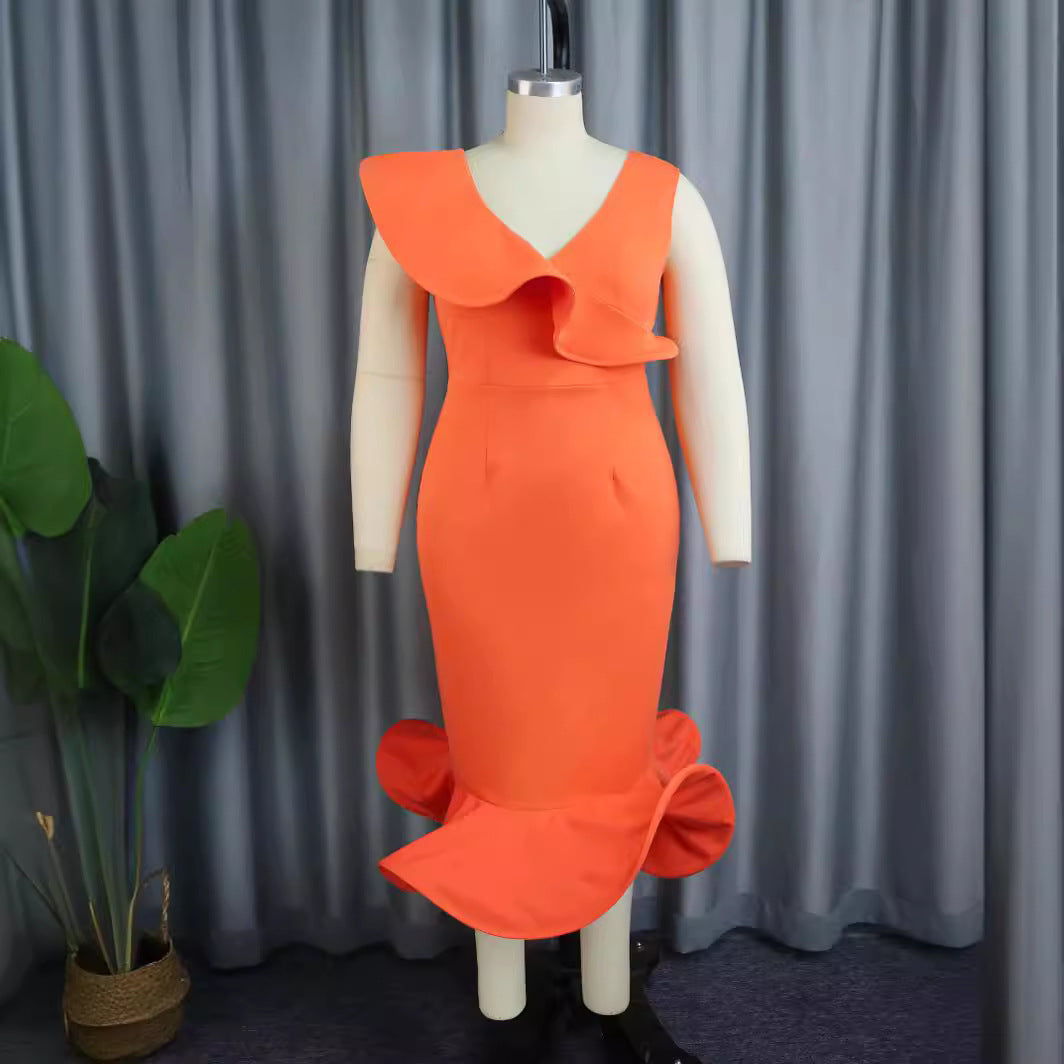 Damen Figurbetontes Kleid mit voluminösem Rüschenelement EB