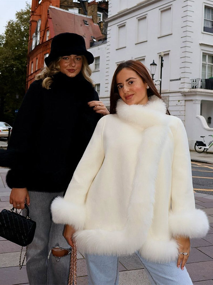 Damen Luxuriöse Felljacke mit weichem Innenfutter und eleganten Details EB
