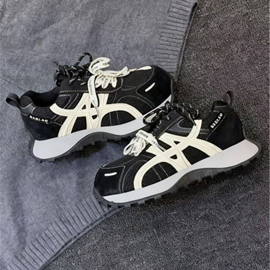 Damen Sportliche Sneakers mit atmungsaktivem Mesh und dämpfender Sohle EB