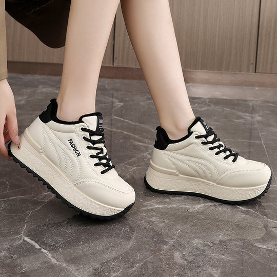 Damen sportliche Plateau Sneakers mit kuscheligem Innenfutter und rutschfester Laufsohle EB