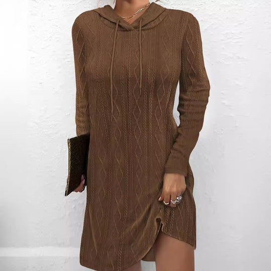 Damen Strickkleid mit Kapuze und seitlichen Schlitzen EB