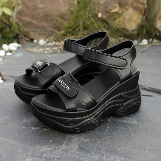 Damen Sportliche und stilvolle Plateausandalen mit verstellbaren Riemen EB