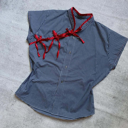 Damen Urbanes Karo-Top mit raffinierten Rüschendetails EB