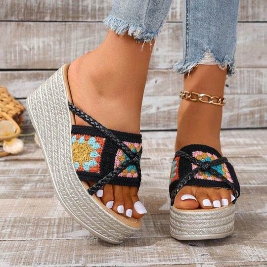 Damen Plattform-Sandalen im modischen Ethno-Design mit geflochtenen Details EB