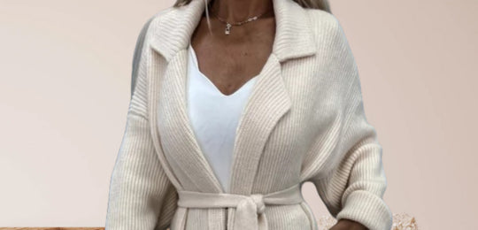 Damen Strickmantel mit Gürtel und breiten Revers EB