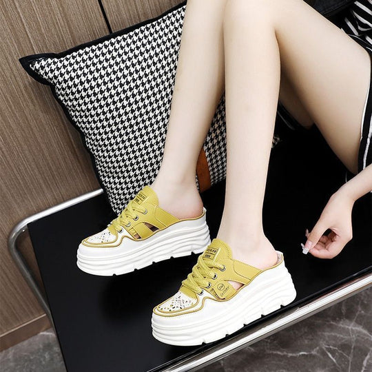 Damen Sneaker mit modischem Plateau und luftiger Schnürung EB