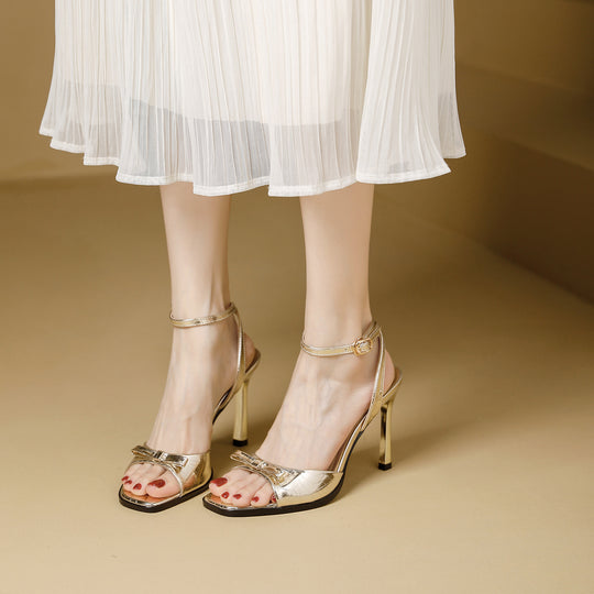 Damen Sandalen mit elegantem Blockabsatz und filigranem Riemendesign EB