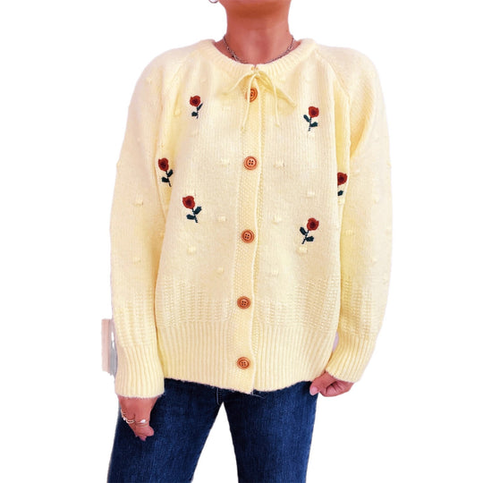 Damen Strickjacke mit floralem Stickdesign und Knopfverschluss EB