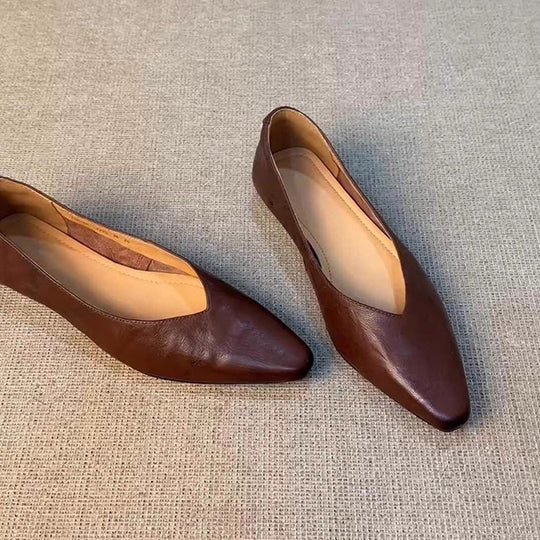 Damen spitze Slipper mit eleganter V-Ausschnittform EB