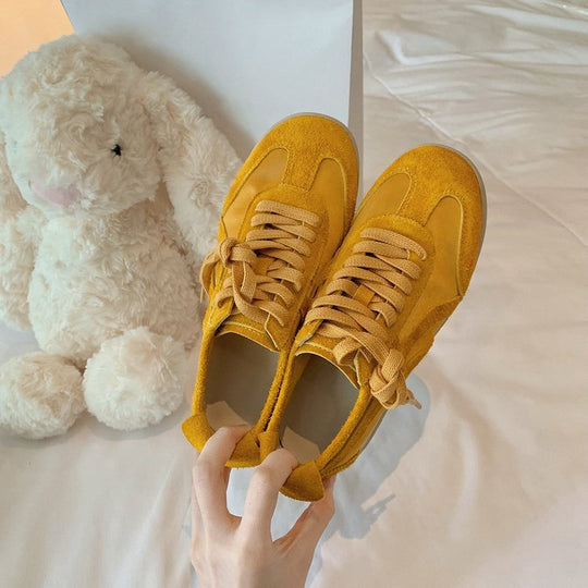 Damen Freizeitsneaker mit weichem Veloursleder und detailreicher Schnürung EB