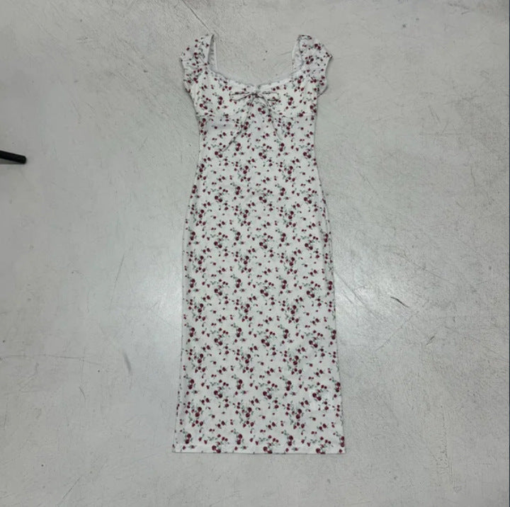 Damen Blumenbekleidung mit verspieltem Schnitt und feinen Spitzenakzenten EB