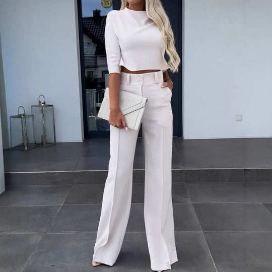 Damen Kombination aus cropped Oberteil und weit geschnittenen Hose EB