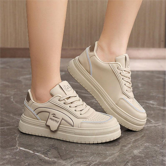 Damen Sneakers mit dämpfender Laufsohle und sportlichem Design EB