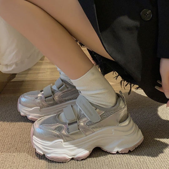 Damen Sportliche Sneakers mit atmungsaktiven Netz-Strukturen und verstellbaren Riemen EB