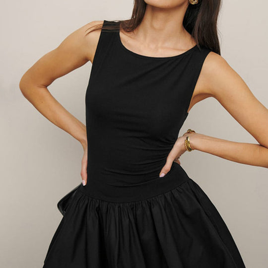 Damen Verspieltes Minikleid mit schwingendem Rock und figurbetontem Oberteil EB