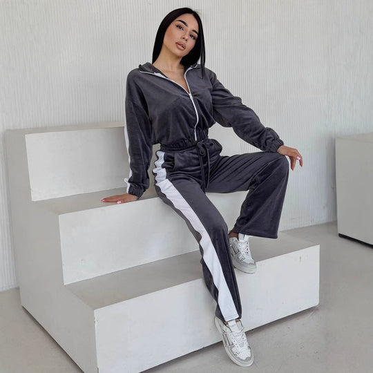 Damen Sportanzug mit elegantem Fleece-Design und stylischen Kontraststreifen EB