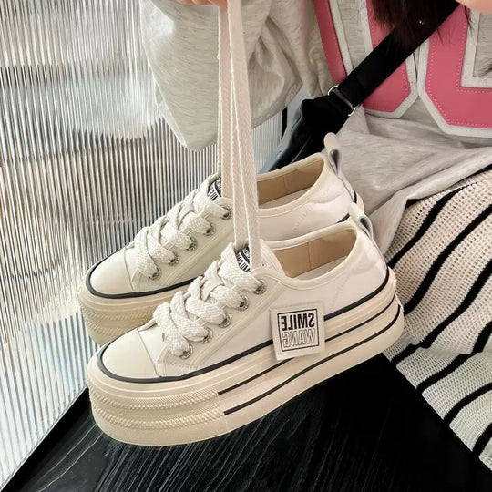 Damen Plateau Sneakers mit doppelter Sohle und trendigem Design EB