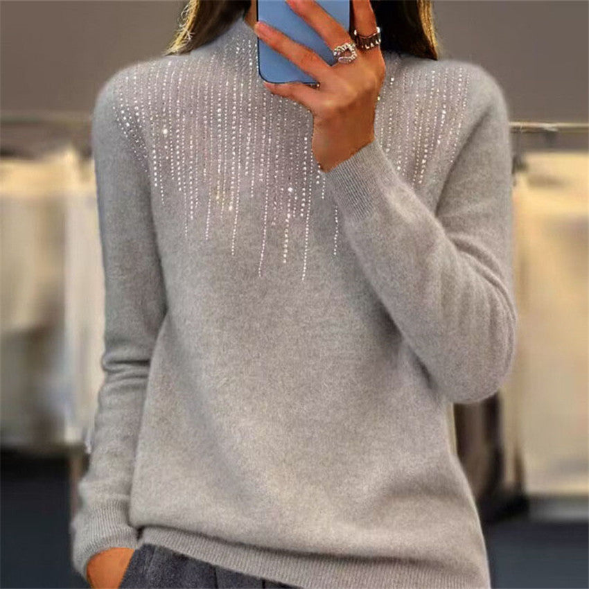 Damen nan kuscheliger Feinstrickpullover mit dezentem Strass-Einsatz am Rundhalsausschnitt und geripptem Saum EB