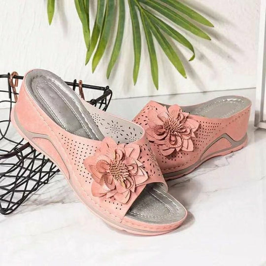 Damen komfortable Pantolette mit floralen Applikationen EB