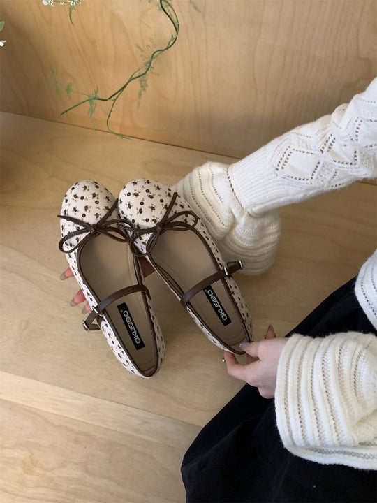 Damen Ballerinas mit zartem Riemchen und Blumenmuster EB